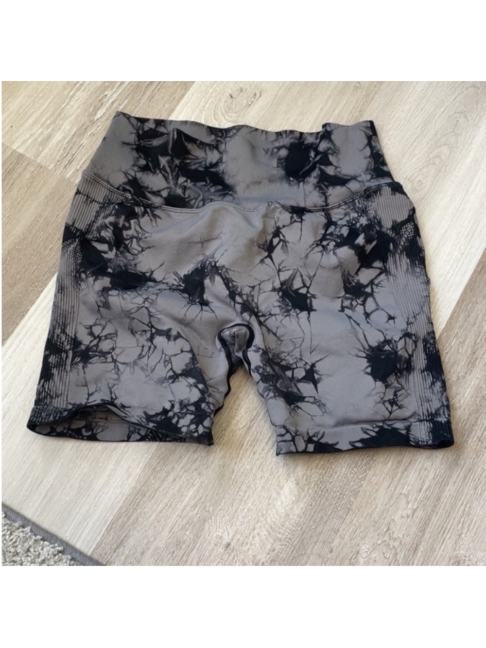 Amazon Women's Black and Gray Tie-Dye High-Waist Bike Shorts